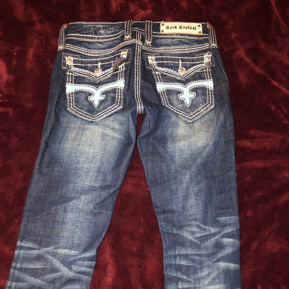 Super cute RARE rock revival straight jeans